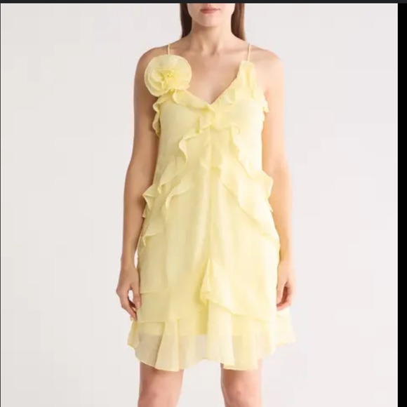 NWT NEW Vero Moda Marie Ruffle Dress in Mellow Yellow rosette appliqué plunge - Picture 1 of 10